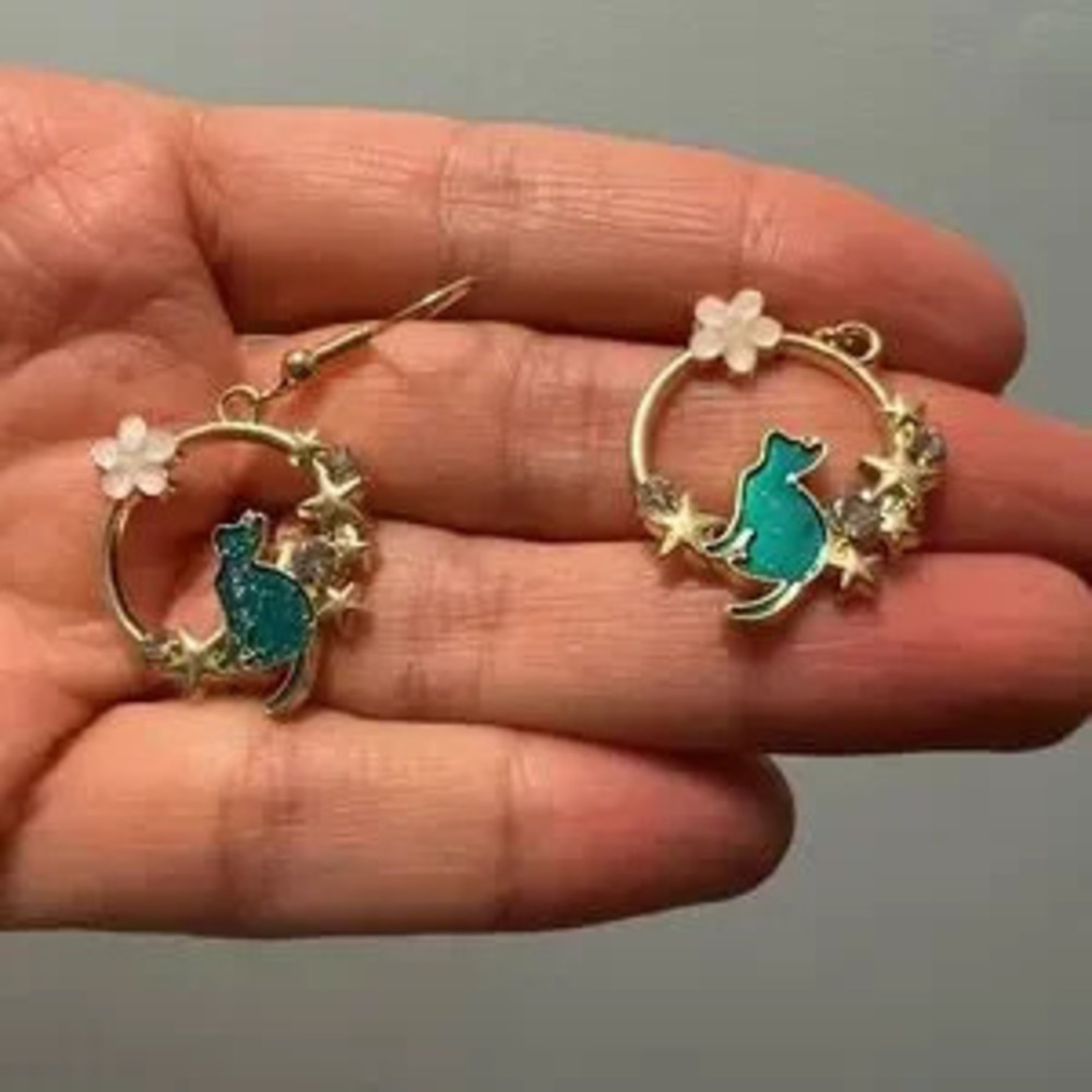 Cute Gold Dangle Cat?Kitty?Earring - Picture 3 of 4